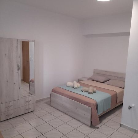 Central Studio 2 Heraklion  ภายนอก รูปภาพ